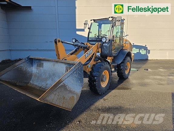 CASE 321f Pyöräkuormaajat