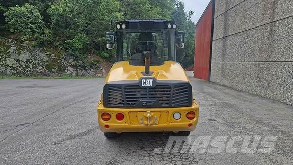 CAT 906 Pyöräkuormaajat