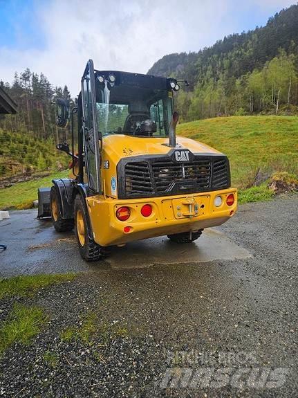 CAT 906-HF Pyöräkuormaajat