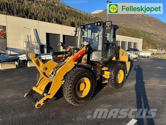 CAT 908 Liukuohjatut kuormaajat