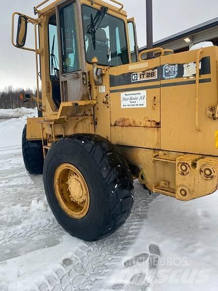 CAT IT28 Pyöräkuormaajat