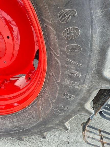 CLAAS 8690 Traktorit