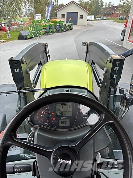 CLAAS Arion 640 Traktorit