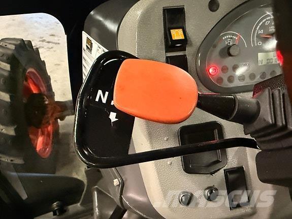 CLAAS Elios 220 Traktorit