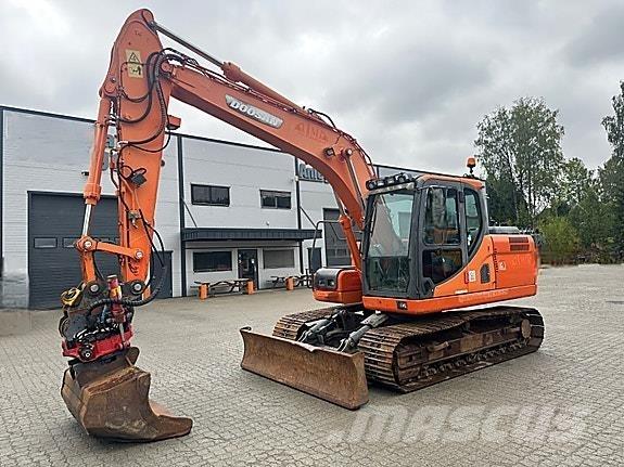 Doosan DX140LC Telakaivukoneet