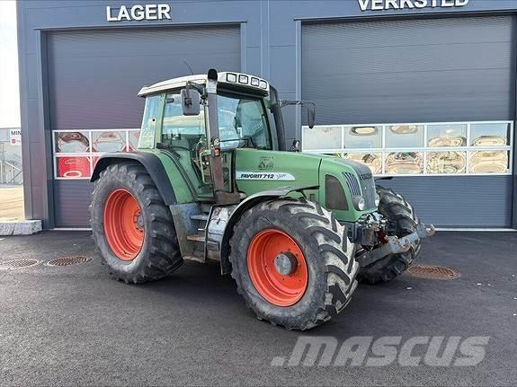 Fendt 712 Favorit Traktorit