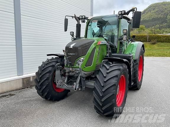 Fendt 718 Traktorit