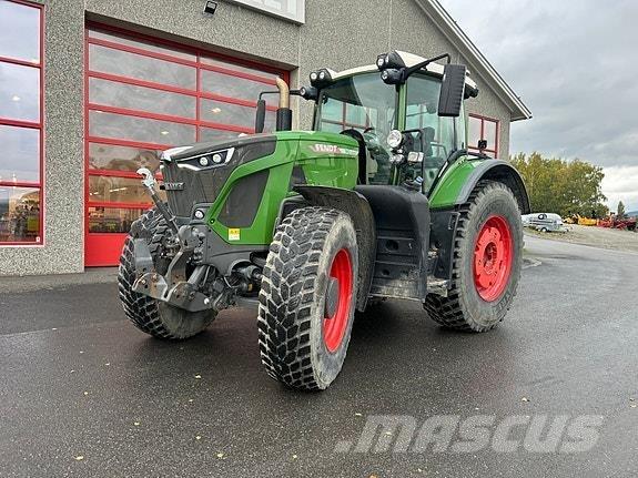 Fendt 942 VARIO Traktorit