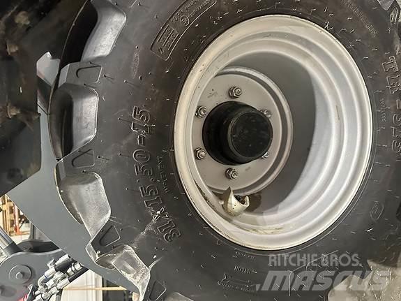 GiANT G2500HD+ Liukuohjatut kuormaajat