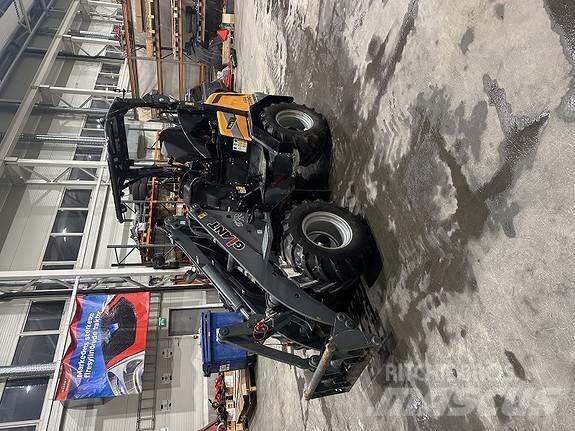 GiANT G2500HD+ Liukuohjatut kuormaajat