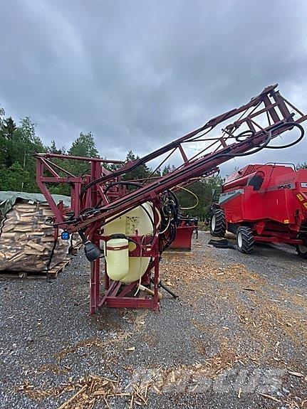 Hardi LZY 800 Itsekulkevat ruiskut