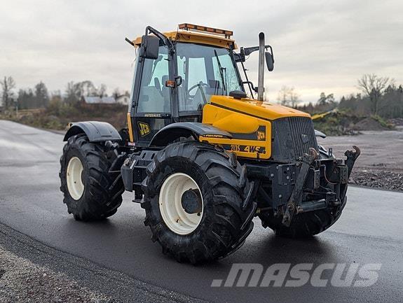 JCB 2135 4WS Traktorit