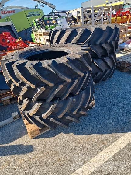 John Deere  Traktorit