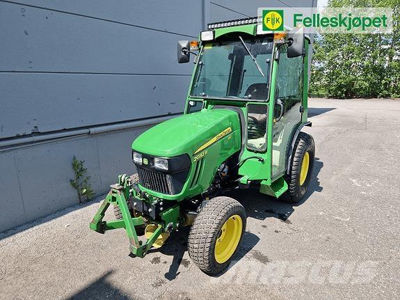John Deere 2032R Traktorit