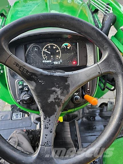 John Deere 3038E Traktorit