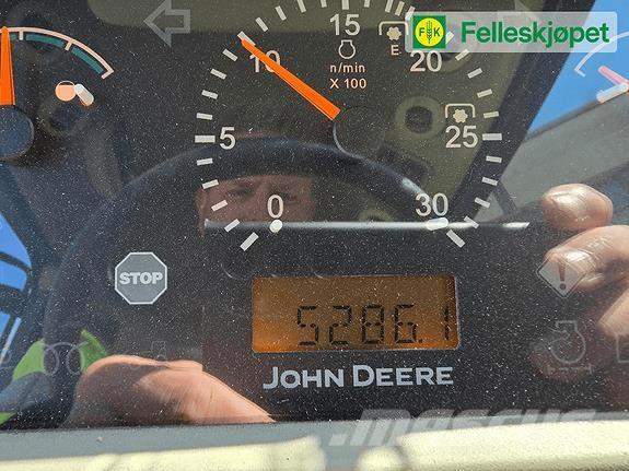 John Deere 4720 Traktorit