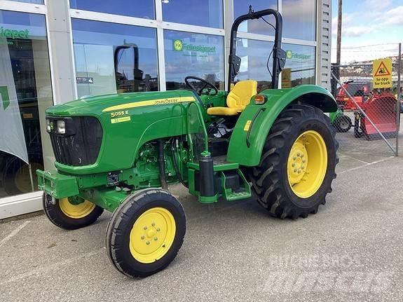 John Deere 5055E Traktorit