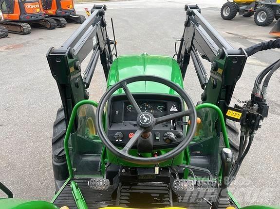 John Deere 5055E Traktorit