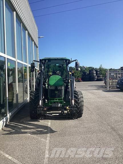 John Deere 5100M Traktorit