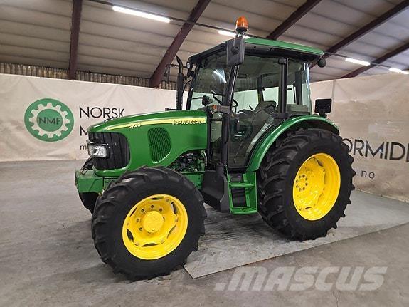 John Deere 5720 Traktorit