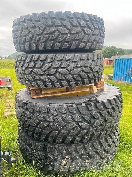 John Deere 6155R Traktorit