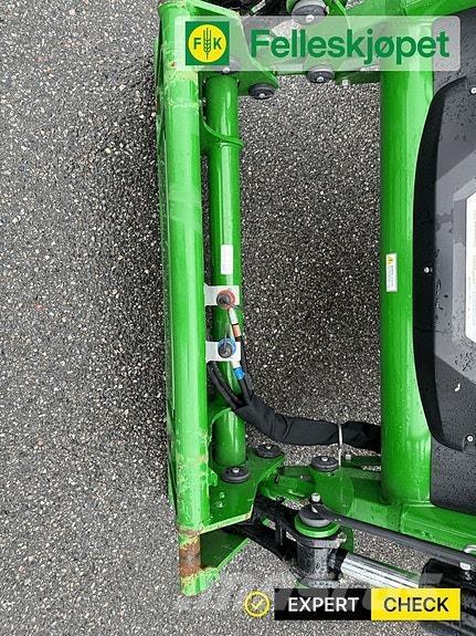 John Deere 6155R Traktorit