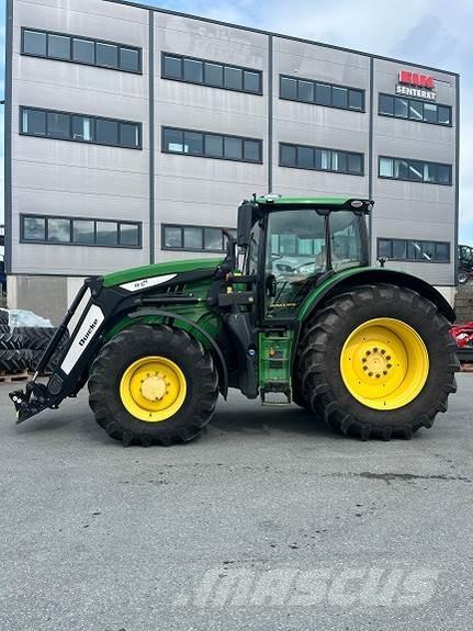 John Deere 6215 R Traktorit