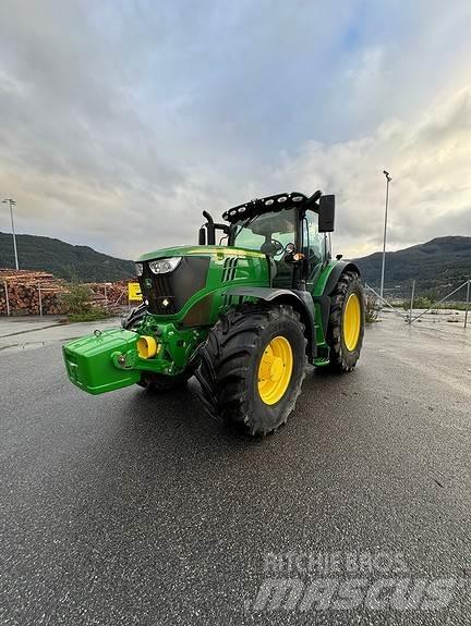 John Deere 6215R Traktorit