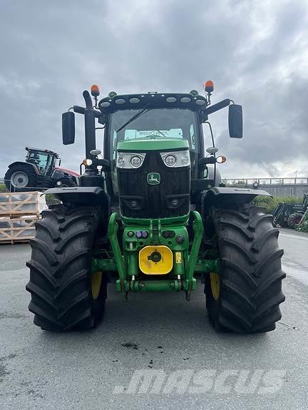 John Deere 6215R Traktorit