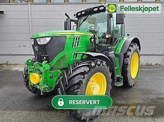 John Deere 6215R Traktorit