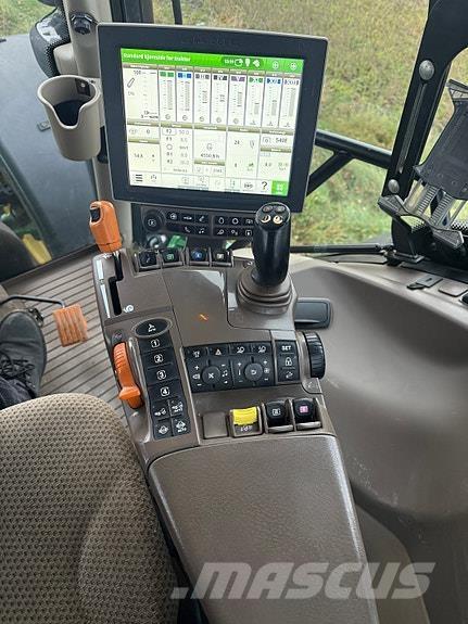 John Deere 6215R Traktorit