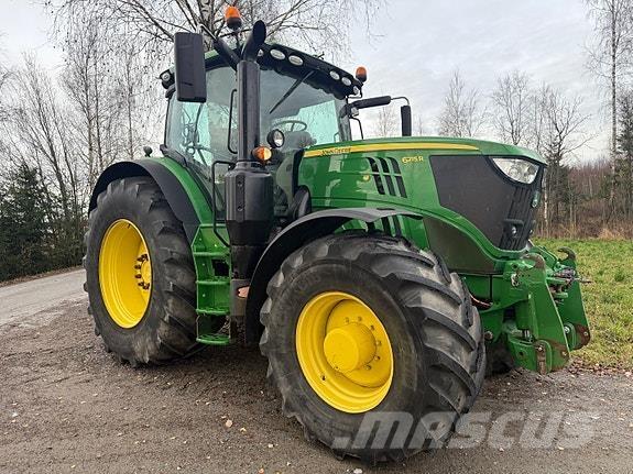 John Deere 6215R Traktorit