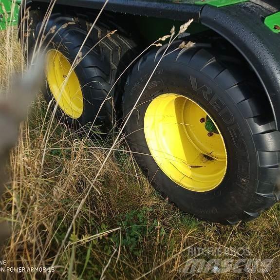 John Deere C441R Pyöröpaalaimet