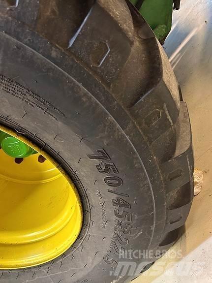John Deere C441R Pyöröpaalaimet