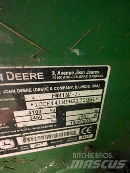 John Deere F441 Pyöröpaalaimet