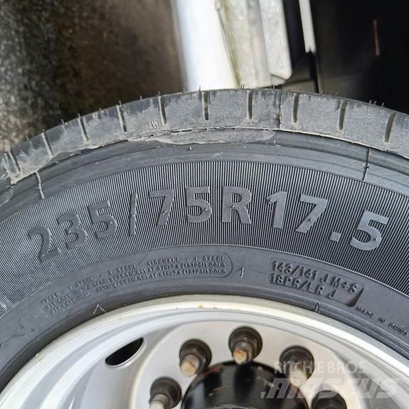 JPM LL22T Yleisperävaunut