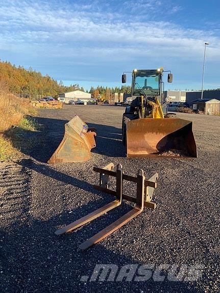 Komatsu WA80M-7 Pyöräkuormaajat