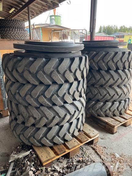 Kumho 10.00-20 Renkaat ja vanteet