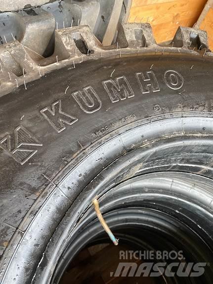 Kumho 10.00-20 Renkaat ja vanteet