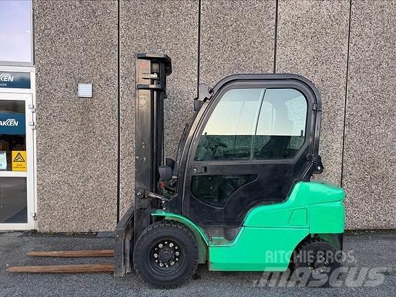 Mitsubishi FD25N Dieseltrukit