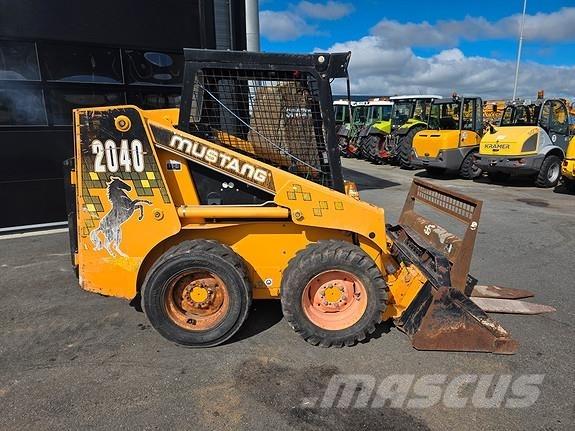 Mustang 2040 Liukuohjatut kuormaajat