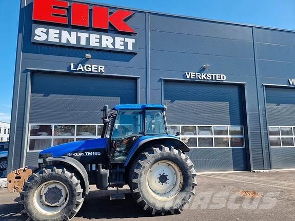 New Holland TM165 Traktorit