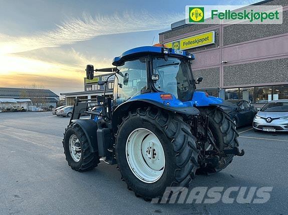 New Holland TS135A Traktorit
