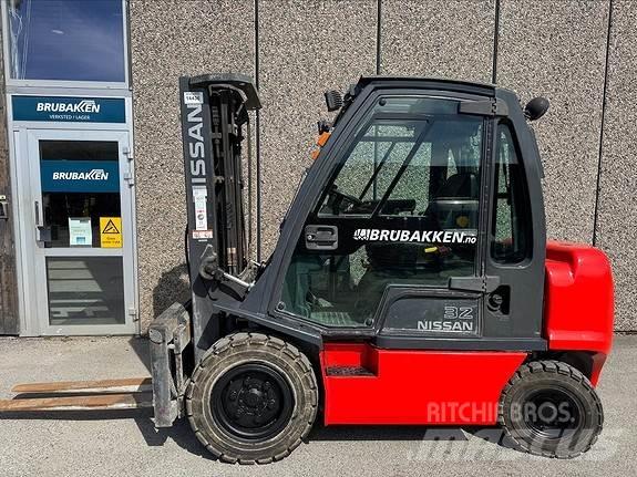 Nissan DF32 14436 Dieseltrukit