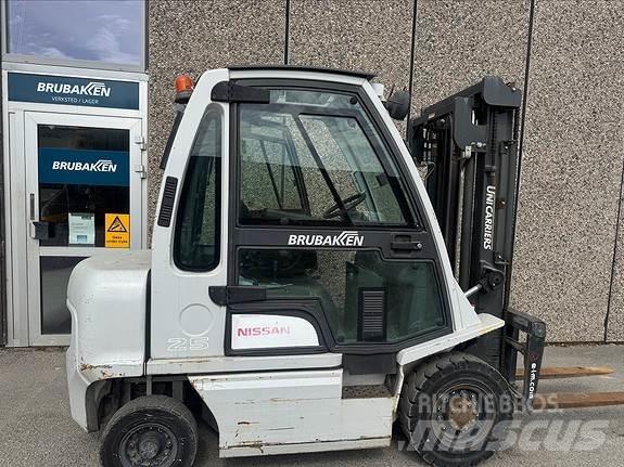 Nissan FD25 45434 Dieseltrukit