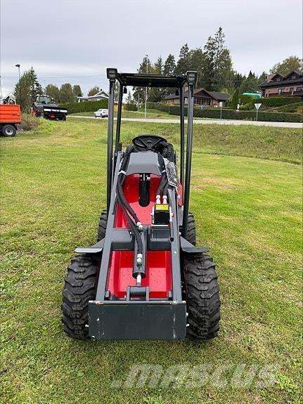 Norcar XC755 Liukuohjatut kuormaajat
