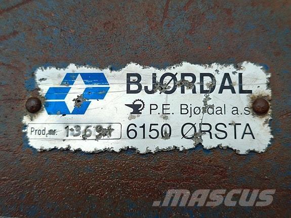  Perma SMA1100 Lannoitteenlevittimet