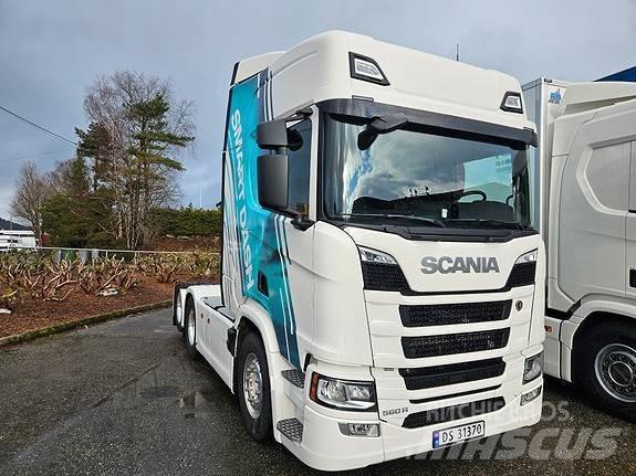 Scania R560 A6x2NB Vetopöytäautot