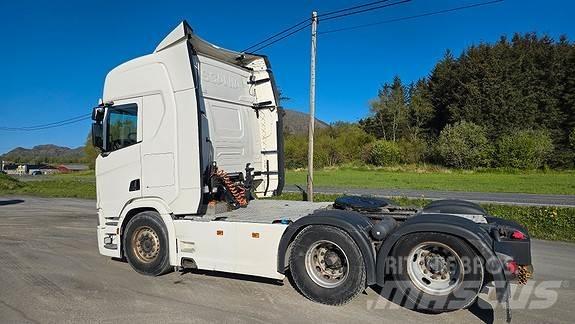 Scania R580A6x2NB Vetopöytäautot