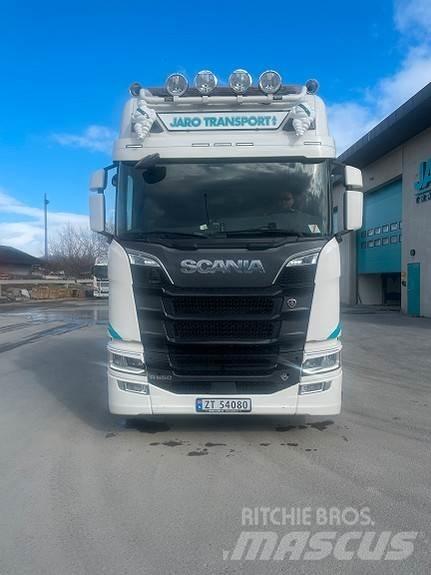 Scania R650 6X4 Vetopöytäautot